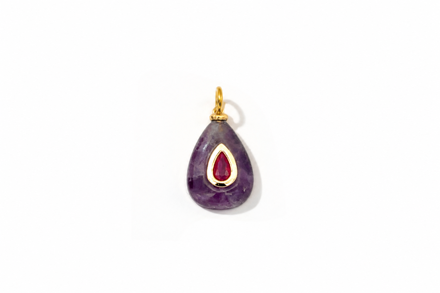 Fleurette Amethyst Charm Gold featuring a carved amethyst gemstone with a ruby-coloured crystal on a waterproof 14k gold PVD loop.