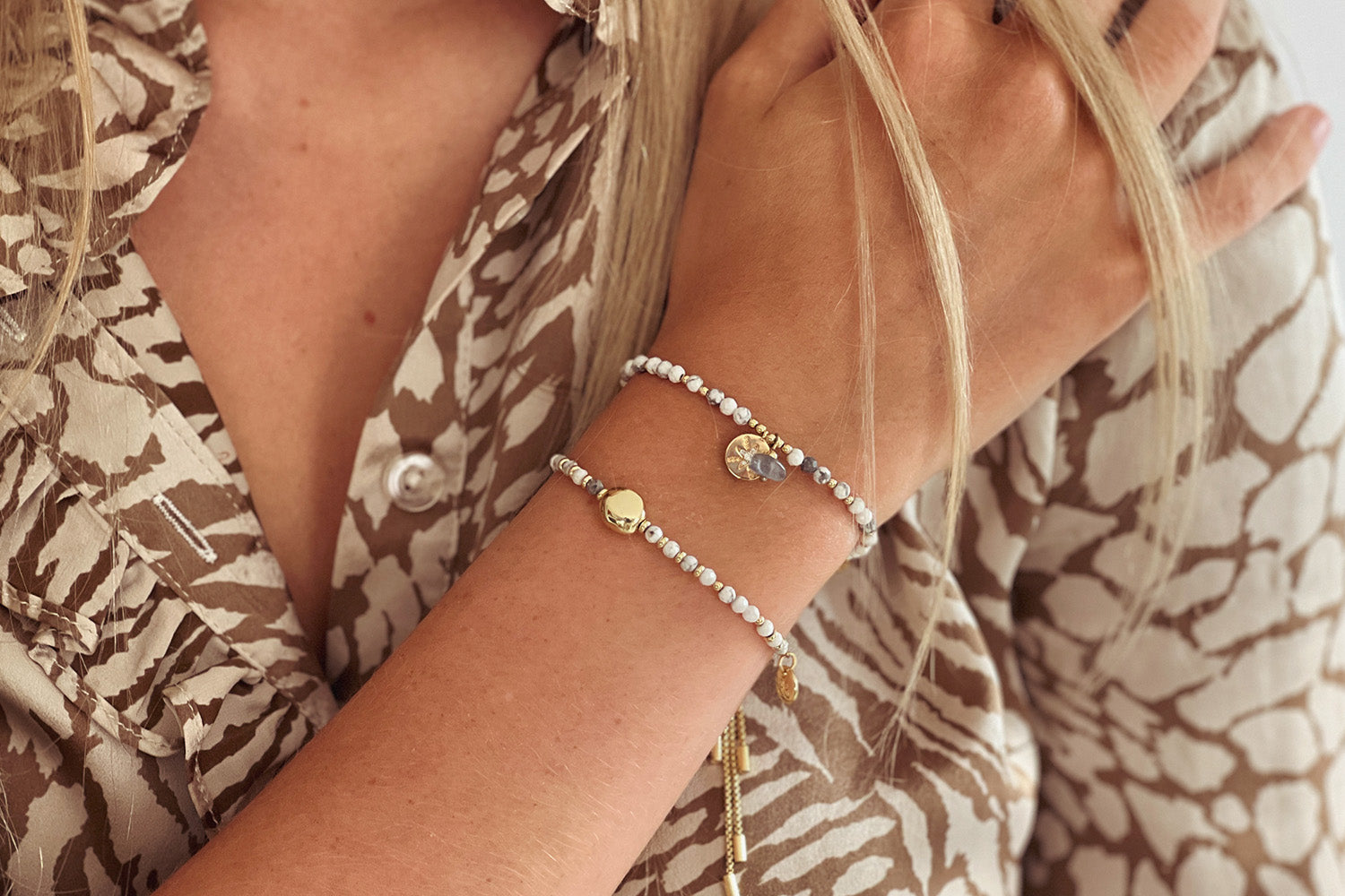 Amrum Natural White & Gold Charm Bracelet - Boho Betty