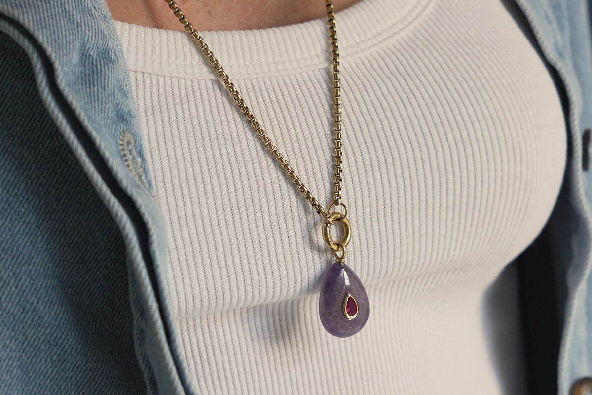 Thalia Fleur amethyst gold teardrop pendant necklace by Boho Betty – a long gold chain with an amethyst teardrop