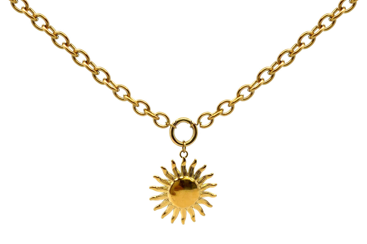 Solana Gold Sun Necklace by Boho Betty – a chunky gold oval chain necklace with a detachable polished gold sun pendant