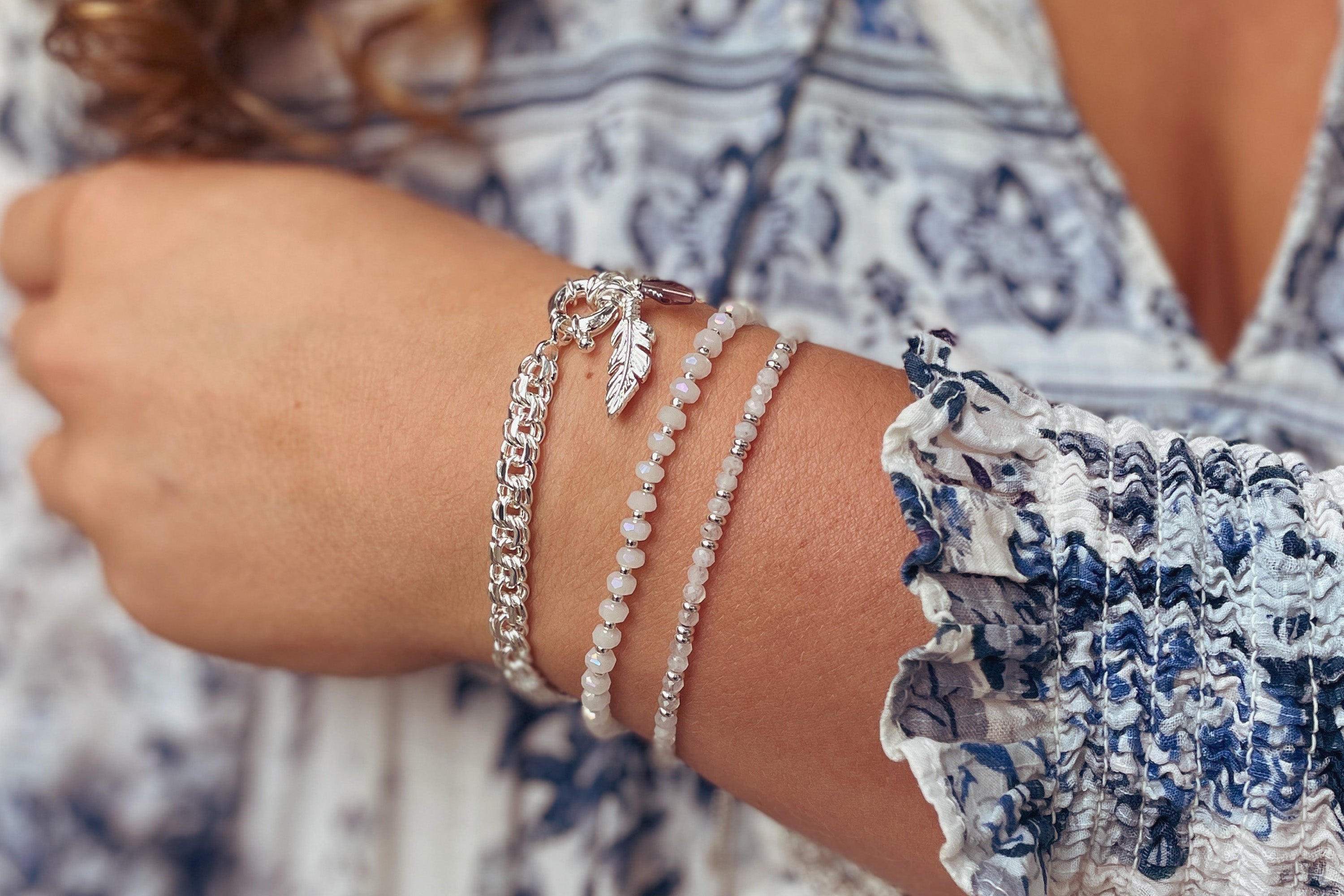Signet bracelet top