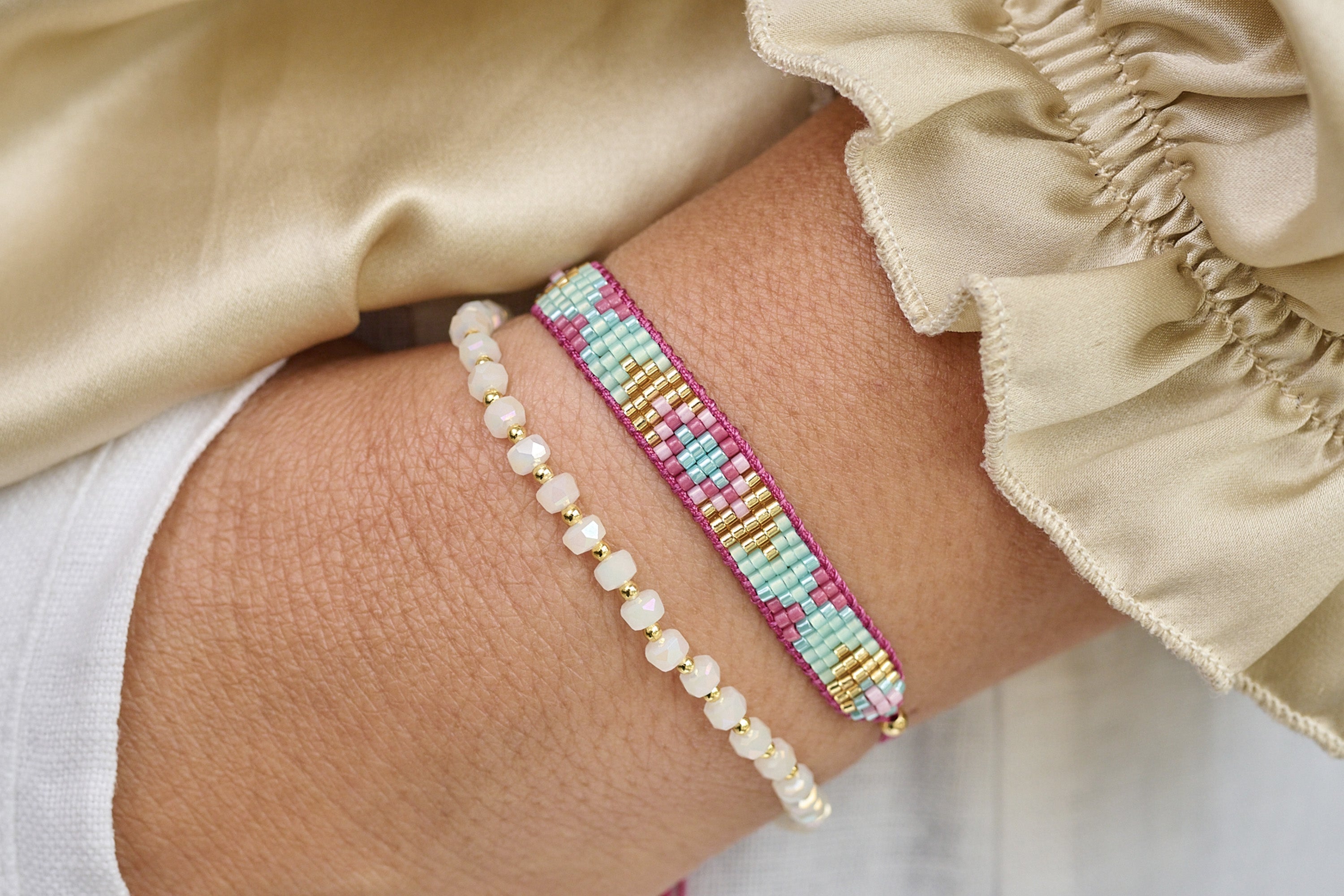 3-Pack Glow In The Dark Heart Beaded Bracelets – Boho Stackable Creative Jewelry